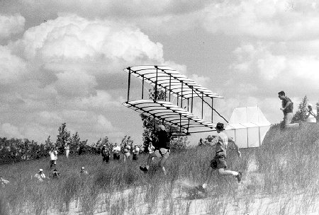 [Down the dune with an attempt - bw03.jpg
